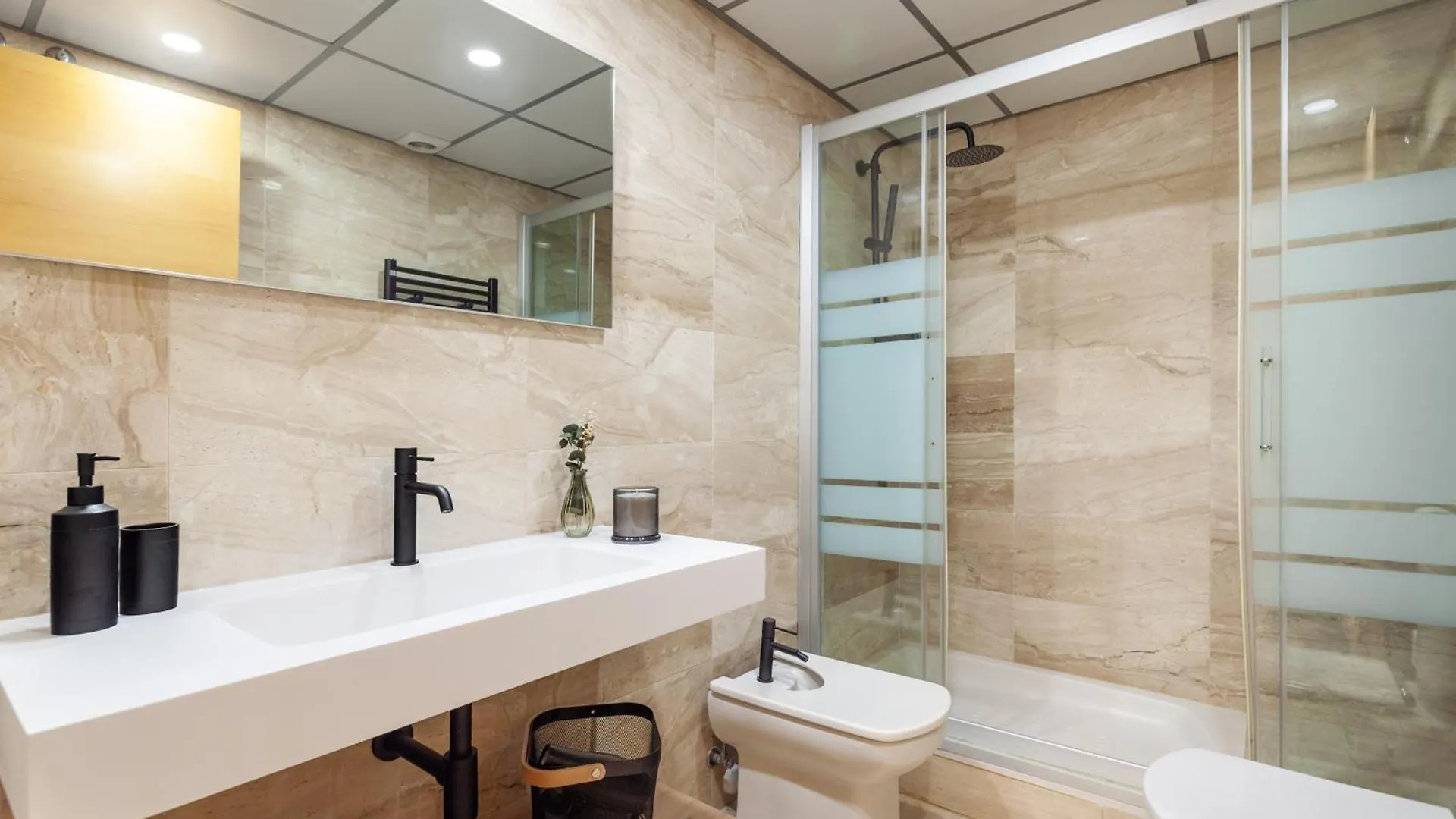 Cozy Apartment II - Les Corts Barcelona