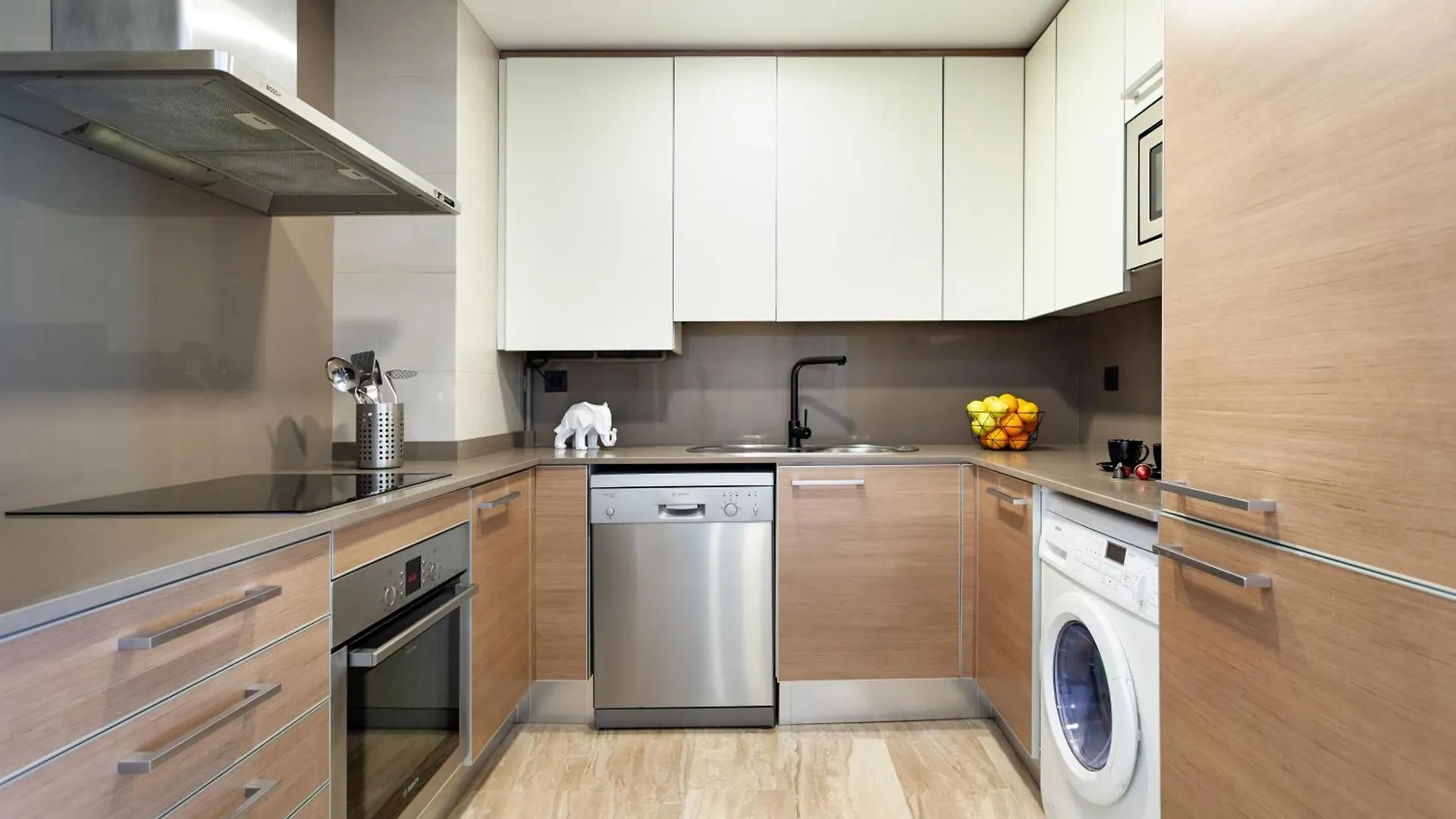 Cozy Apartment II - Les Corts Barcelona